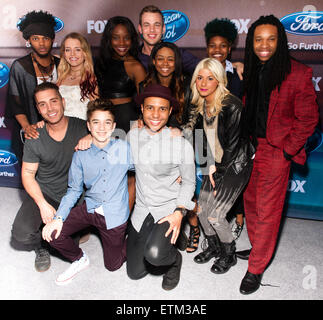 American Idol XlV finalistes partie comprend : Chanteurs (en ordre alphabétique) Quentin Alexander Clark, Beckham, Joey Cook, Sarina-Joi Crowe, Adanna Duru, Nick Fradiani, Jax, Tyanna Jones, Qaasim Rayvon Middleton, Owen, Daniel Seavey et Maddie Walker Où : Los Angeles, California, United States Quand : 12 Mar 2015 Crédit : Daniel Tanner/WENN.com Banque D'Images