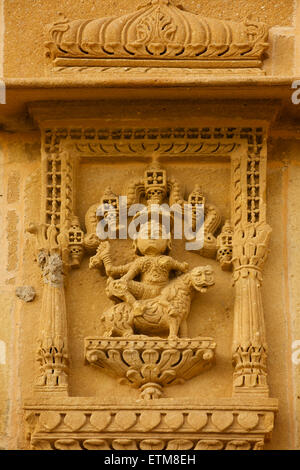 Décoration en pierre sur Jain temple, Amar Sagar, Lodurva, près de Jaisalmer, Rajasthan, India Banque D'Images