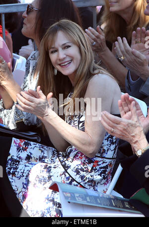 La cérémonie honorant Ed Harris avec une étoile sur le Hollywood Walk of Fame avec : Holly Hunter Où : Hollywood, California, United States Quand : 13 mars 2015 Credit : FayesVision/WENN.com Banque D'Images