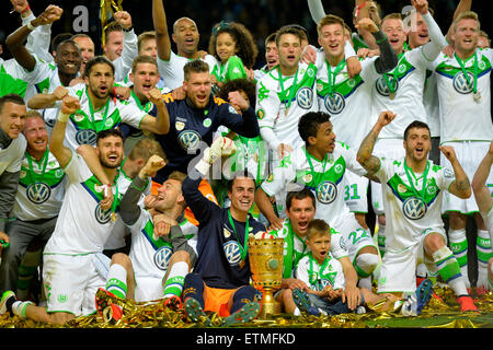 Photo de l'équipe de Wolfsburg, 2015 Gagnants de la Coupe allemande, stade olympique, Berlin, Allemagne Banque D'Images