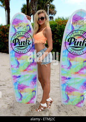 Victoria Secret Nation rose accueille le Ultimate Spring Break avec bash : Rachel où Hilbert : Miami Beach, Florida, United States Quand : 14 Mar 2015 Crédit : Johnny Louis/WENN.com Banque D'Images