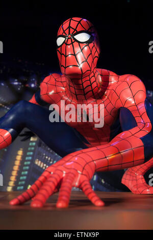 Odaiba, Tokyo. 15 Juin, 2015. Une figure de cire de Spider-Man à l'affiche au musée de cire Madame Tussauds Tokyo à Odaiba, Tokyo, le 15 juin, 2015. Le célèbre musée de cire de la ''Madame Tussauds'' a ouvert sa 14e succursale à Tokyo en 2013 et d'expositions international et des célébrités locales, les sportifs et les politiciens. Nouveaux ajouts à la collection : figures de cire de la patineuse artistique japonais Yuzuru Hanyu et l'acteur Benedict Cumberbatch. La figure de cire de Benedict Cumberbatch sera exposé jusqu'au 30 juin. © Rodrigo Reyes Marin/AFLO/Alamy Live News Banque D'Images