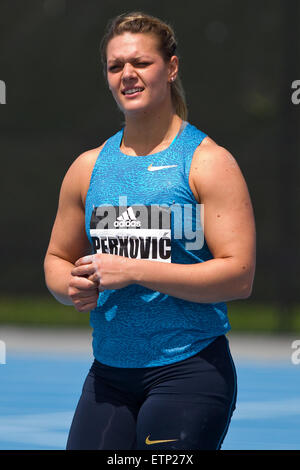 13 juin, 2015 ; Randall's Island, NY, USA ; Sandra Perkovic de Croatie est en concurrence et remporté le discuter au cours de l'IAAF Diamond League Adidas Grand Prix à Icahn Stadium. Anthony Nesmith/Cal Sport Media Banque D'Images