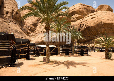 Desert camp bédouin Wadi Rum Jordanie Moyen Orient Banque D'Images