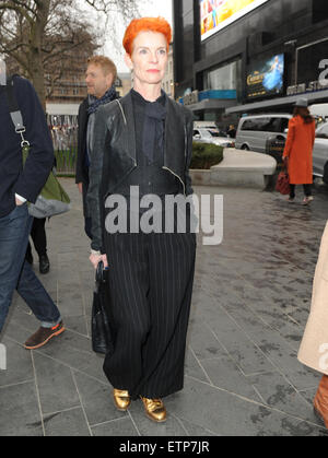 Le cast de 'Cinderella' dehors et environ dans la région de Leicester Square comprend : Sandy Powell Où : London, Royaume-Uni Quand : 20 mars 2015 Source : WENN.com Banque D'Images