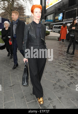 Le cast de 'Cinderella' dehors et environ dans la région de Leicester Square comprend : Sandy Powell Où : London, Royaume-Uni Quand : 20 mars 2015 Source : WENN.com Banque D'Images