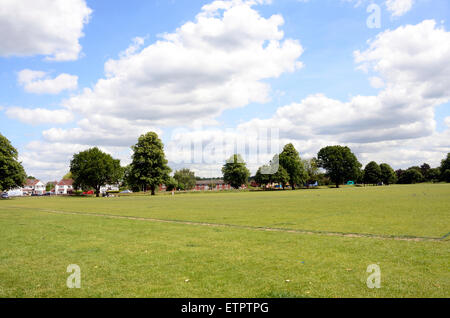 Vue si Whitley Wood Recreation Ground Banque D'Images
