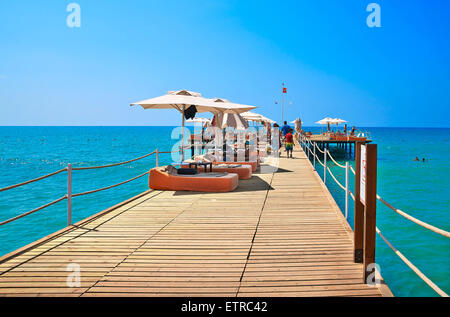 La Turquie, passerelle et plate-forme de bain Aska Lara Resort & Spa Hotel, Royal Holiday Palace, Antalya Banque D'Images