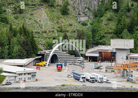 L'Italien entrée du tunnel du Mont Blanc dans les Alpes reliant Chamonix, Haute-Savoie, France avec Courmayeur, vallée d'aoste, Italie Banque D'Images