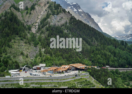 L'Italien entrée du tunnel du Mont Blanc dans les Alpes reliant Chamonix, Haute-Savoie, France avec Courmayeur, vallée d'aoste, Italie Banque D'Images