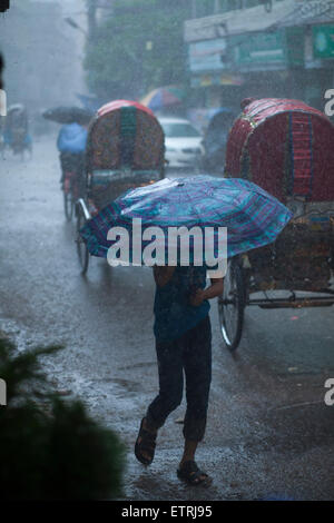 Dhaka, Bangladesh. 15 Juin, 2015. Zakir Hossain Chowdhury Crédit : zakir/Alamy Live News Banque D'Images