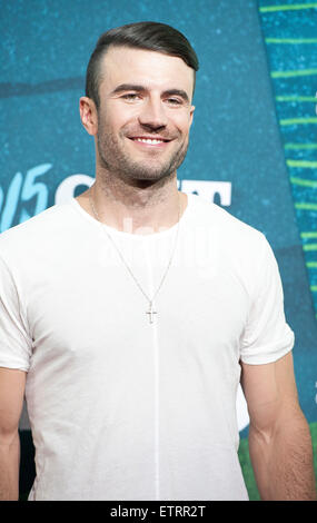 Juin 10, 2015 - Nashville, Tennessee, USA - Singer SAM HUNT arrive sur le tapis rouge à la CMT Music Awards qui a eu lieu à l'Arène Bridgestone. Copyright 2015 Jason Moore. (Crédit Image : © Jason Moore/Zuma sur le fil) Banque D'Images