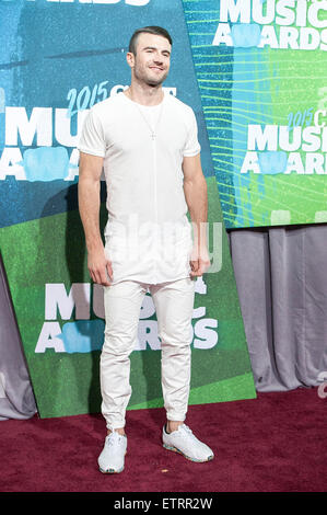 Juin 10, 2015 - Nashville, Tennessee, USA - Singer SAM HUNT arrive sur le tapis rouge à la CMT Music Awards qui a eu lieu à l'Arène Bridgestone. Copyright 2015 Jason Moore. (Crédit Image : © Jason Moore/Zuma sur le fil) Banque D'Images