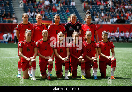 Winnipeg, Canada. 15 Juin, 2015. Les joueurs de l'Allemagne avant la ligne Groupe B match entre l'Allemagne et la Thaïlande à la 2015 FIFA Coupe du Monde féminine à Winnipeg, Canada, le 15 juin 2015. L'Allemagne a gagné 4-0. Credit : Wang Lili/Xinhua/Alamy Live News Banque D'Images