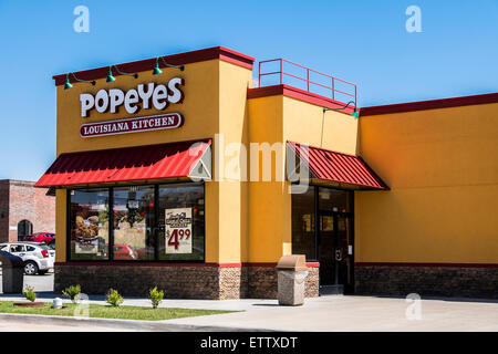 Popeye's, l'extérieur d'un restaurant de style cajun et franchise. Oklahoma City, Oklahoma, USA. Banque D'Images
