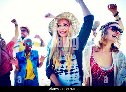 Les adolescents amis Beach Party Concept Bonheur Banque D'Images