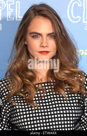 Madrid, Espagne. 15 Juin, 2015. Modèle Cara Delevingne britannique s'occupe du photocall pour le film 'Paper Towns' ('Ciudades de Papel") à l'Hôtel Villa Magna de Madrid, Espagne. Dpa : Crédit photo alliance/Alamy Live News Banque D'Images