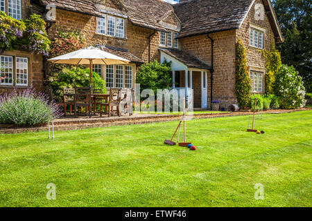 Le jardin d'un Georgian Lodge en été. Banque D'Images