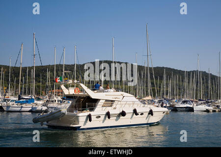 L'Europe, Italie, Toscane, Follonica, port de la puntone Banque D'Images