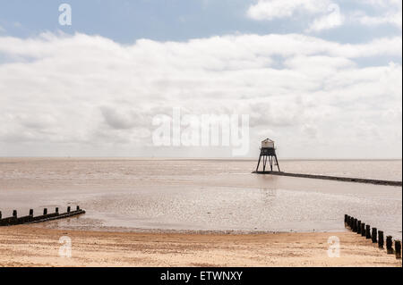 Restauré les feux d'un vieux phare Dovercourt faible fonte victorienne de l'ingénierie par exemple ne sont plus utilisés Banque D'Images