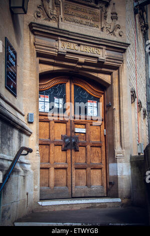 Les portes et portails vintage d'Oxford, Oxford Town Hall, le Musée d'Oxford, Royaume-Uni Banque D'Images