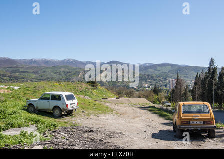 Lada Niva voitures anciennes aussi connu sous le nom de VAZ-2121 en Géorgie Banque D'Images