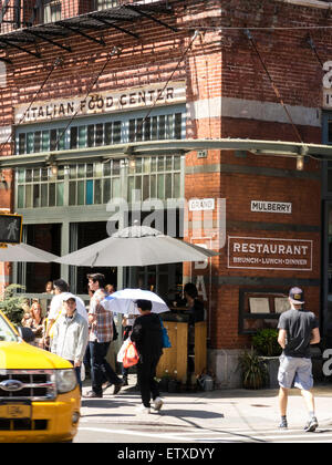 Restaurant italien dans la Petite Italie, NYC Banque D'Images