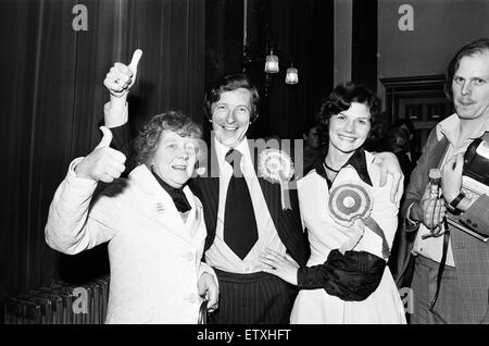 Ladywood, Birmingham, d'une élection partielle, le 18 août 1977. Déclaration, John Sever, du travail gagne avec 8 227 votes. Anthony Reed Herbert, candidat du Front National a reçu 888 votes. Banque D'Images