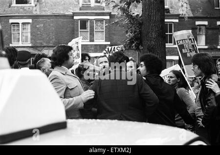 Réunion du Front National, City Road School, Winston Green, Birmingham, lundi 8 août 1977. Les tensions à venir de Birmingham Ladywood élection partielle, qui aura lieu le 18 août 1977. Banque D'Images