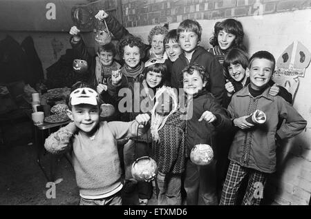 Kids Halloween Party à Rousden près de Birmingham. 30 Octobre 1978 Banque D'Images