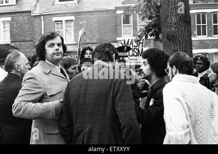 Réunion du Front National, City Road School, Winston Green, Birmingham, lundi 8 août 1977. Les tensions à venir de Birmingham Ladywood élection partielle, qui aura lieu le 18 août 1977. Banque D'Images