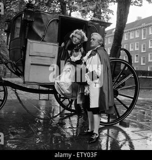 Angela Lansbury et Vittorio De Sica sur le tournage de 'l'aventures amoureuses de Moll Flanders'. 9 décembre 1964. Banque D'Images