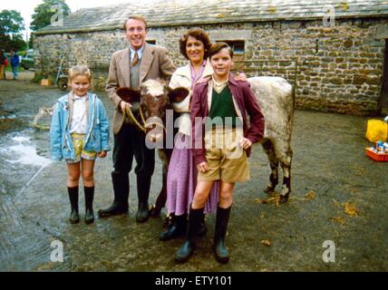 'Toutes les créatures grandes et petites' acteurs Rebecca Smith, Christopher Timothy, Lynda Bellingham et Oliver Wilson. Janvier 1988. Banque D'Images