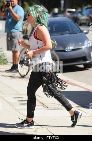 Encore ses sportifs d'Hilary Duff turquoise cheveux teints, va à Belle Visage beauté beauté de la peau avec la science d'Hilary Duff : où : Los Angeles, California, United States Quand : 26 Mar 2015 C Banque D'Images