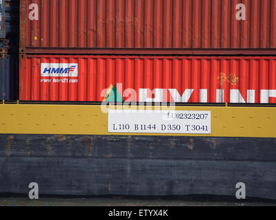 Le MSC Maas est un pétrolier capturé à Het Scheur dans le port de Rotterdam. L'image montre le navire à quai, prêt pour les opérations de fret dans l'un des ports les plus fréquentés d'Europe. Le numéro d'identification du navire est ENI 02323207. Banque D'Images
