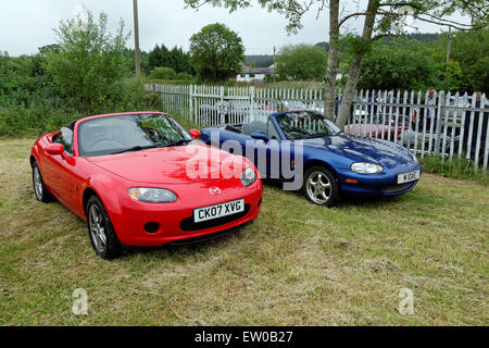 Mazda MX5 Mark 3 et Mark 2 Banque D'Images