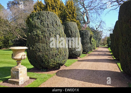 Jardins italiens à Castle Ashby House dans le Northamptonshire Banque D'Images