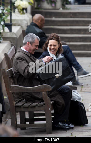 Olivia Colman et Neil Morrissey filmer le nouveau BBC drama 'La nuit' à Londres avec : Olivia Colman, Neil Morrissey Où : London, Royaume-Uni Quand : 02 Jan 2015 C Banque D'Images