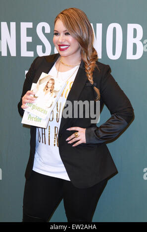 Chiquis Rivera assiste à un livre signature et Q&R pour son nouveau livre 'pardon : A Memoir" à Books & Books comprend : Chiquis Rivera Où : New York, New York, United States Quand : 08 Avr 2015 C Banque D'Images