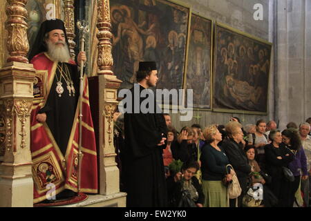 Israël, Jérusalem, le Patriarche orthodoxe grec de Jérusalem Théophile III le Dimanche des Rameaux à l'église du Saint Sépulcre Banque D'Images