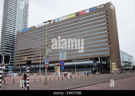 Den Haag Centraal Station de chemin de fer, en Hollande, aux Pays-Bas. Banque D'Images