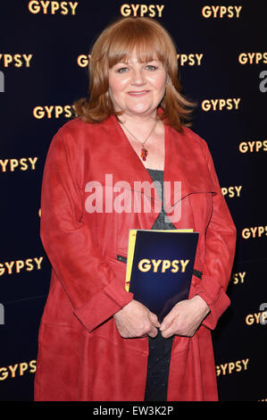 Appuyez sur "Gypsy" nuit au Savoy Theatre avec : Lesley Nicol Où : London, Royaume-Uni Quand : 15 Avr 2015 C Banque D'Images