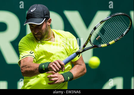 Halle, Allemagne. 17 Juin, 2015. Steve Johnson, de l'USA en action pendant la série de 16 match contre Mayer de l'Allemagne à l'ATP tennis tournoi à Halle, Allemagne, 17 juin 2015. Dpa : Crédit photo alliance/Alamy Live News Banque D'Images