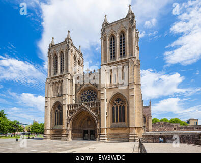 Avant de l'ouest de la cathédrale de Bristol Bristol Bristol Avon College Green Go England UK EU Europe Banque D'Images