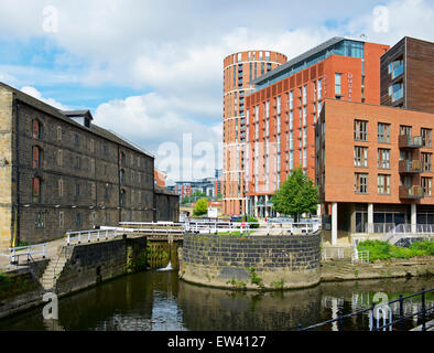 Le canal Leeds-Liverpool dans le centre de Leeds, West Yorkshire, England UK Banque D'Images