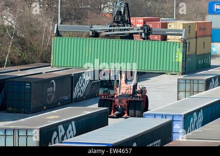 HGK terminal à conteneurs, Niehl, Cologne, Rhénanie du Nord-Westphalie, Allemagne. Banque D'Images