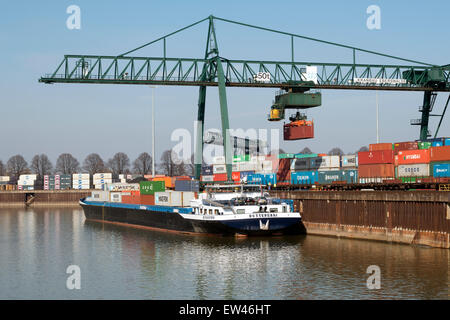 HGK terminal à conteneurs, Niehl, Cologne, Rhénanie du Nord-Westphalie, Allemagne. Banque D'Images