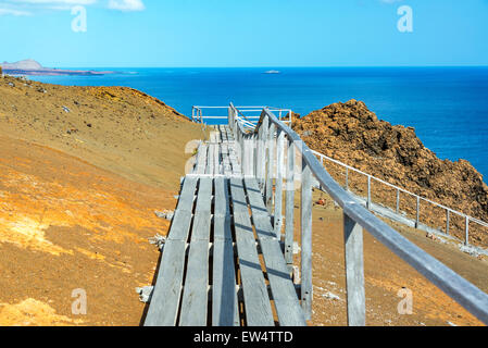 Chemin à travers le paysage volcanique de l'île de Bartolome dans les îles Galapagos en Équateur Banque D'Images