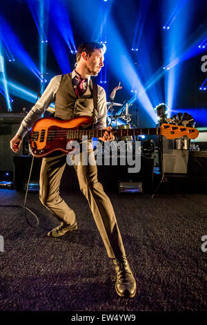 Detroit, Michigan, USA. 17 Juin, 2015. MY Morning Jacket d'effectuer sur la Cascade/Curation spontanée Série II Tour au Fillmore à Detroit, MI le 17 juin 2015 Crédit : Marc Nader/ZUMA/Alamy Fil Live News Banque D'Images