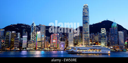 Quartier financier de Hong Kong skyline, Victoria Harbour, Hong Kong, Chine. Banque D'Images